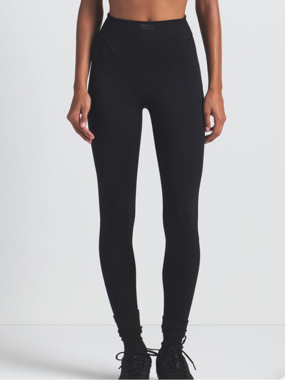SKIMS x Nike NIKESKIMS MATTE V-LINE LEGGING XS Black